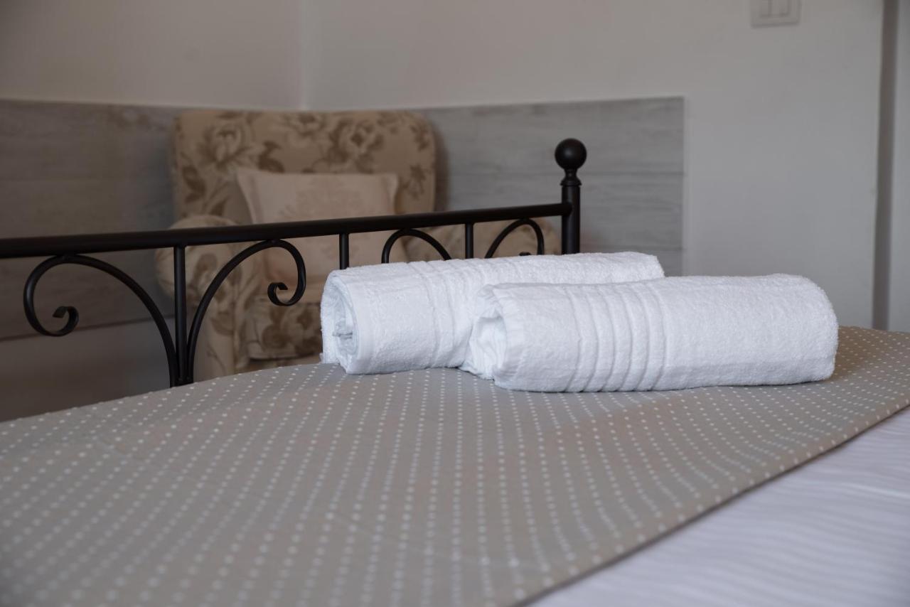 Masseria Donna Nina Остуни Екстериор снимка