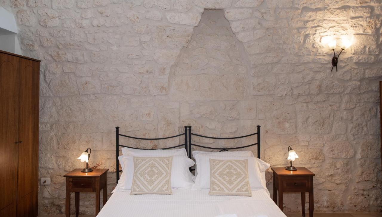 Masseria Donna Nina Остуни Екстериор снимка